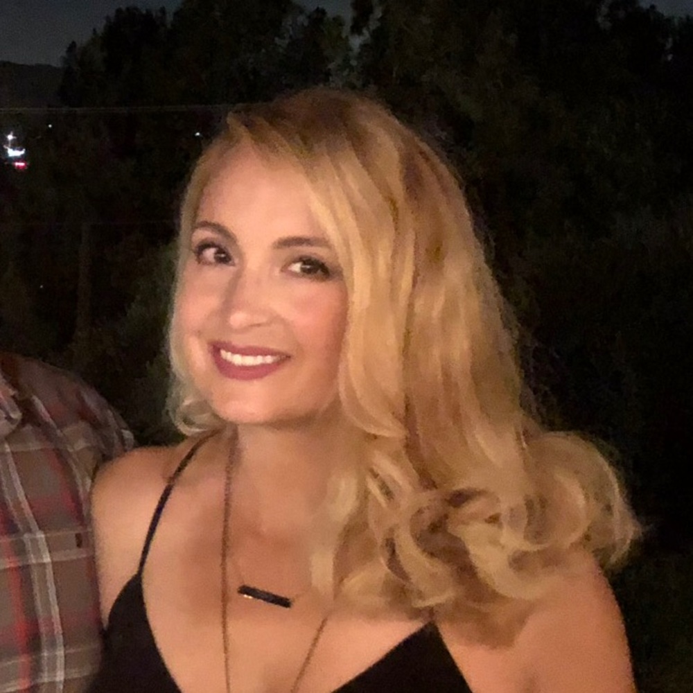 Meet your Posher, Roxana